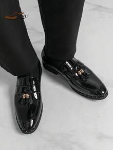 男士多色蛇纹亮面漆皮流苏乐福鞋 - 铆钉装饰套脚正装鞋，厚底设计 - 适合婚礼和派对的休闲皮鞋 - 黑色 - 查看 8