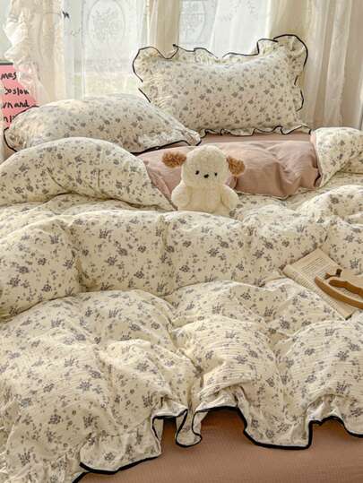 Romantic Retro Gray Floral Duvet Cover Set With Ruffle And Black Trim, Cream Bedding, 100% Polyester, Soft And Comfortable Fabric, Includes 1 Duvet Cover + 1/2 Pillowcase, Suitable For All Seasons, Machine Washable, No Filling