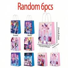 主题礼品袋，印有团体图案，适合装周边商品和收藏品，是粉丝的理想之选。随机发货。 - 彩色 - 查看 11