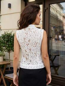 Blusa sin mangas de verano para mujer, elegante, de color liso, con encaje floral y cuello alto, transparente. - Blanco - Ver 6