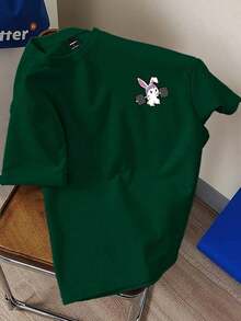 Camiseta de manga corta con estampado de conejo deportivo amarillo de dibujos animados Chillumni, camiseta deportiva casual unisex de cuello redondo 100% algodón. - Verde - Ver 4