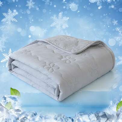 1pc Silky Soft Summer Quilt, Lightweight & Breathable, Solid Color Minimalist Design, Soft & Skin-Friendly, Suitable For Home Bedroom, Sofa, Hotel, Air Conditioning