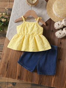 Bộ đồ hè 2 món cho bé gái - Áo hai dây màu vàng nhạt họa tiết hoa dễ thương có nơ và quần short denim thêu hoa cúc. - Màu vàng - Xem 2