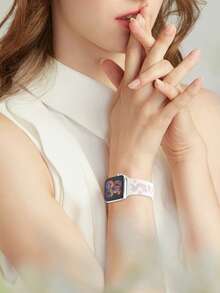 雕花凤凰吉祥鸟图案表带，兼容 40mm、41mm、42mm、44mm、45mm、46mm、49mm 表款。柔软舒适，休闲运动两相宜的硅胶表带，兼容 Series Ultra/11/9/8/7/6/5/4/3/SE。复古纹身风格智能手表表带，男女皆宜。 - 白色錶帶配粉紅色鳳凰 - 查看 8