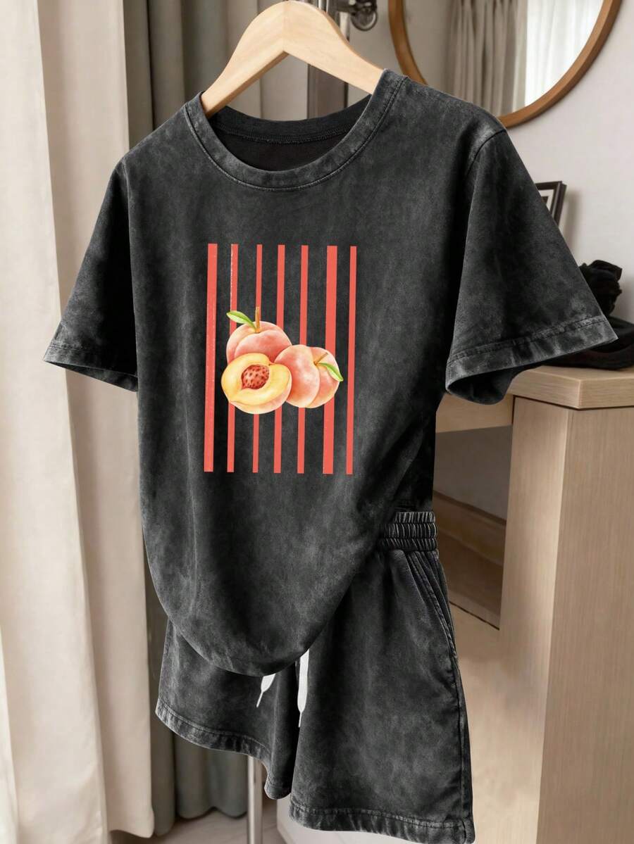 Bộ đồ nữ tay ngắn và quần short in họa tiết đào, kiểu dáng cổ điển, đã qua xử lý giặt, gồm 2 món, phong cách mùa hè rộng rãi, thoải mái, đa năng, thích hợp mặc hàng ngày, màu đen mang hơi hướng retro thư giãn. - màu đen - Xem 1