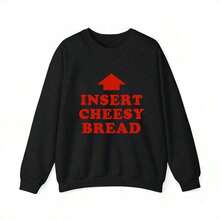 Unisex T-shirt INSERT CHEESY BREAD, 100 % bomull, röd bokstav och röd pildesign, korta ärmar, rund hals, avslappnad, humoristisk mattema. - Vitt - Visa 4