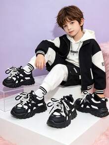 1 Pair Kids' Star Decor Athletic Shoes, With 3D Star Decoration, Made Of Breathable Mesh And Gradient Color Genuine PU Leather, Featuring Shock Absorption, Anti-Slip, Comfort And Versatility, Round Toe, Low-Top, Fashionable Sporty Style, Thick Sole Adds Look, Suitable For Street Wear, Commuting, Etc. (Normal Size, Recommend Ordering One Size Up For Wide Feet) - Black - View 4