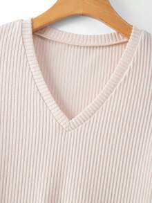 女士纯棉V领短袖基础款针织上衣，休闲常规长度毛衣 - 杏色 - 查看 2