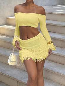 Bộ đồ dự tiệc 2 mảnh phong cách Y2K dành cho nữ: Áo crop top tay dài cổ thuyền trễ vai phối chân váy ngắn tua rua màu vàng nhạt, thích hợp cho các buổi tiệc cocktail, lễ hội âm nhạc, hòa nhạc, kỳ nghỉ hè, du lịch biển và các lễ hội mùa xuân theo phong cách miền Tây. - Màu vàng - Xem 2