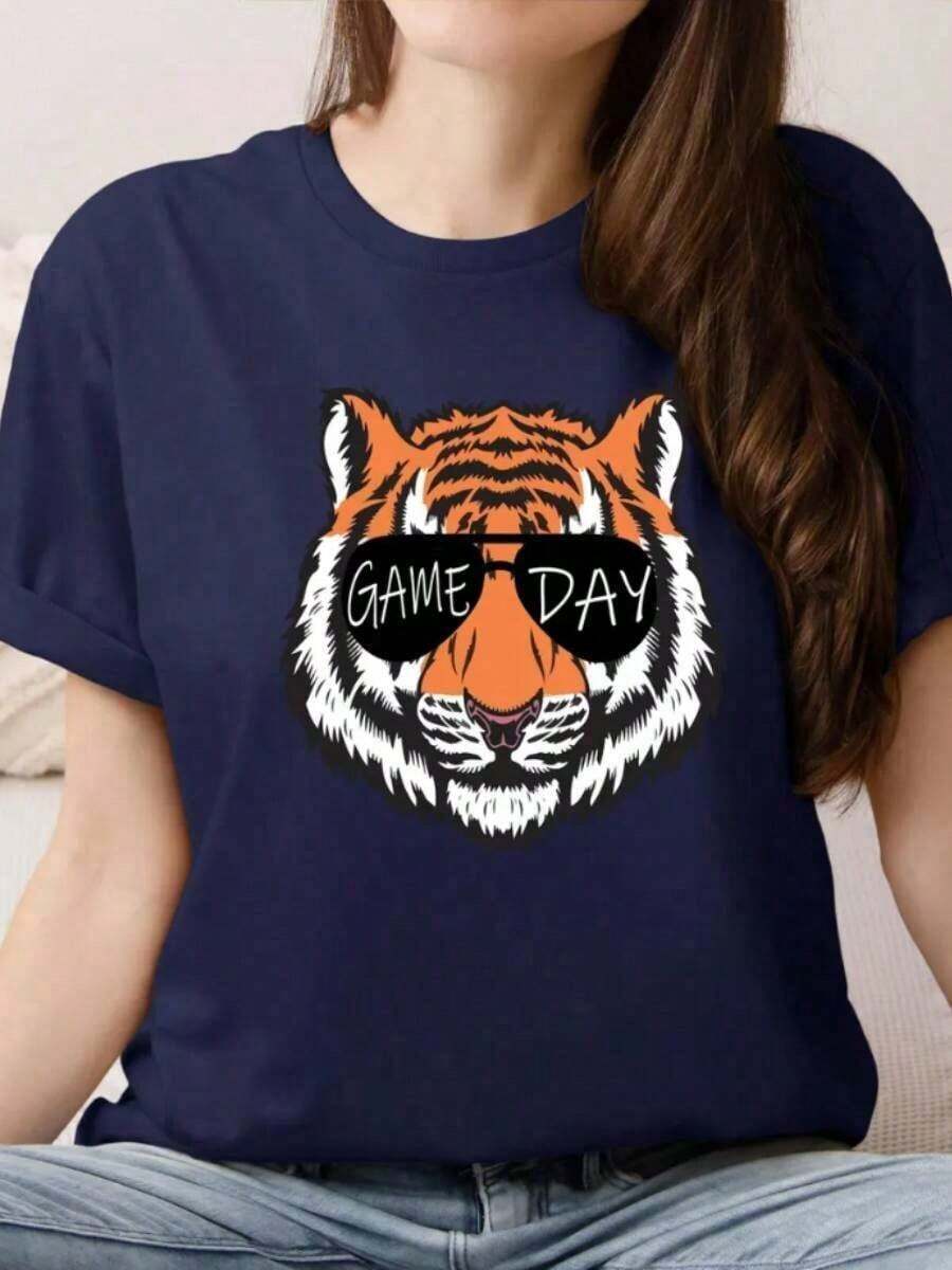 Purple & Gold Game Day Tiger Shirt Unisex | Retro Tiger Graphic Tee | Game Day-Shirt | Sports Fan Shirt | College Game Day Outfit Cute Oversized Tshirts Women Round Neck Street Cotton Short Sleeved-Shirt - Navy - 查看 1