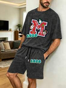 Bộ áo thun và quần short unisex đã qua xử lý. Với logo Disney Mickey Mouse M và 1928, đây là lựa chọn lý tưởng cho mùa hè. Đa năng, thiết thực, thoải mái và dễ phối đồ; có thể mặc riêng hoặc phối nhiều lớp, phù hợp cho mọi mùa. Hoàn hảo cho mùa hè, trại hè, kỳ nghỉ, mặc hàng ngày và thể thao. - màu đen - Xem 1