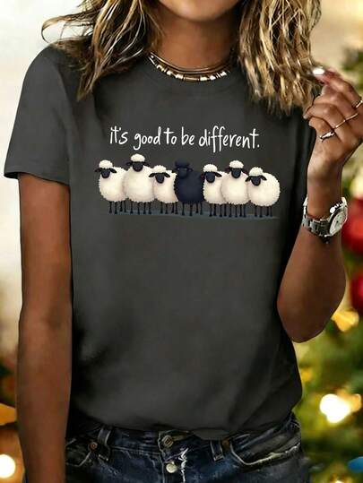 Being Different Is Great" Graphic Round Neck Short Sleeve T-Shirt. Women's New Minimalist Cute Pattern Casual Vacation Style Loose Versatile Round Neck Short Sleeve T-Shirt, Fashionable Everyday Top, Suitable For Daily Vacation Wear. Summer