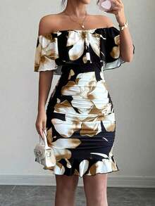 Vestido ajustado para mujer, con diseño de hombros descubiertos, volantes y pliegues que resaltan la silueta.El estampado tropical le da un aire fresco y veraniego, ideal para vacaciones, playa y salidas casuales de verano. - Multicolor 2 - Ver 4