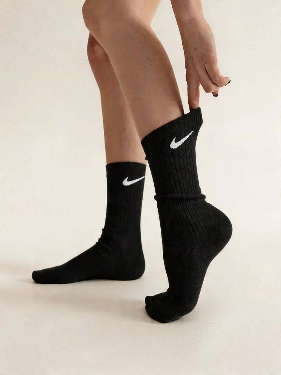 NIKE Dry Cushion Crew 训练袜(6 双) - 黑白 - 查看 1