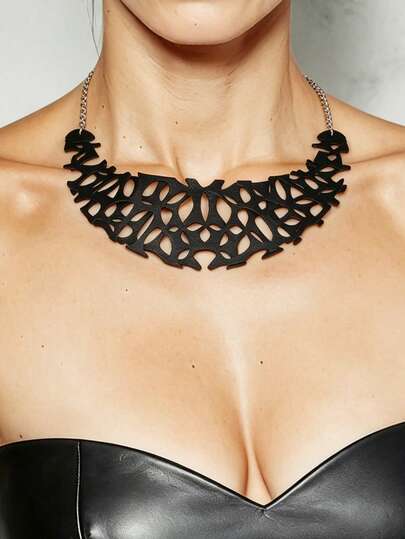1pc Niche Design Black Hollow Floral Jewelry Fashion Exaggerated Choker Punk Style Clavicle Chain Necklace For Women