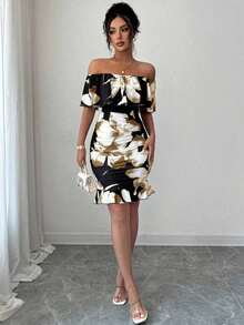Vestido ajustado para mujer, con diseño de hombros descubiertos, volantes y pliegues que resaltan la silueta.El estampado tropical le da un aire fresco y veraniego, ideal para vacaciones, playa y salidas casuales de verano. - Multicolor 2 - Ver 6