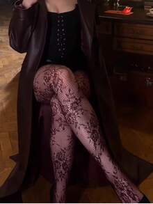 1双女士复古酒红色性感透明条纹渔网连裤袜，性感美腿袜 - 酒紅色 - 查看 3