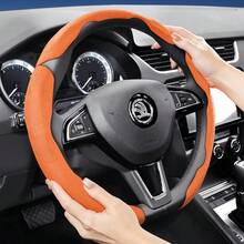 Hocasen 适用于 Alcantara 绒面革方向盘套,全新运动设计,分段式防滑,快速安装,超薄,适用于 Octavia/Kamiq/Fabia/Kodiaq/Karoq/Enyaq/Superb/Scala/Kushaq/Slavia/Elroq/Kylaq,黑色、棕色、摩卡棕、橙色、红色、绿色可选。 - Segmented Sport Suede Steering Wheel Cover - 查看 4