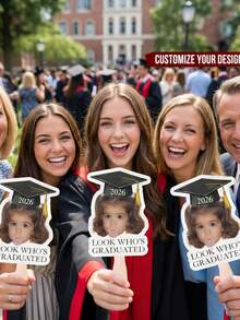 Accesorio de foto personalizado para graduación con cara de bebé divertida, letrero con palito, decoración para fiesta de graduación 2026, regalo para graduado, accesorio de foto "Mira quién se ha graduado" - Multicolor - Ver 3