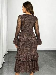 Vestido de manga acampanada con estampado de leopardo y cuello cuadrado de talla grande de Solstice Apparel, vestido con volantes de malla en capas y dobladillo con abertura, adecuado para fiestas, citas y cenas, elegante para vacaciones de otoño/invierno y primavera - Café integral - Ver 4