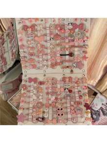 SANRIO 30件/50件Hello Kitty粉色发饰套装，Kitty猫发夹，Hello Kitty发夹，发夹，Hello Kitty发夹套装，KT猫发夹，情人节送女友礼物，可爱粉色毛绒Hello Kitty鳄鱼夹发饰套装，日系卡通KT猫发饰，发夹，婚礼派对发饰礼物 - 髮夾 - 查看 4