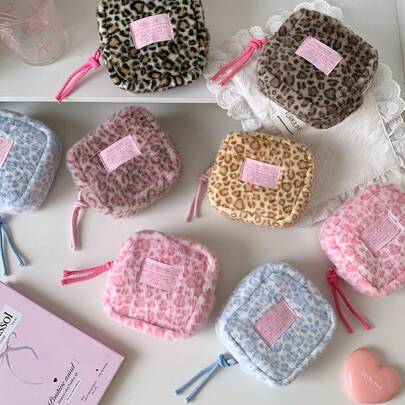 1pc Leopard Print Plush Cosmetic Bag, Warm Mini Square Makeup Bag, Lipstick Case, Cosmetic Storage Pouch, Multi-Functional Design For Travel, Vacation, Home Bathroom Decor, Holiday Cosmetic Organizer, Bathroom Accessories, Back To School, Makeup Bag, Makeup Pouch, Travel Essential