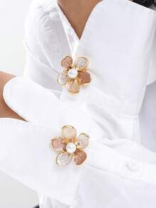 Cring Coco 2 Buah Penutup Kancing Mewah Ringan Wanita, Motif Bunga Khaki dengan Inlay Mutiara Imitasi, Kancing Manset Kemeja Paduan Seng yang Dapat Dilepas, Kancing Dekoratif dengan Jahitan Penuh di Bagian Belakang, Manset Multifungsi, Perhiasan Mewah untuk Pemakaian Sehari-hari Saat Bepergian - Khaki - View 2