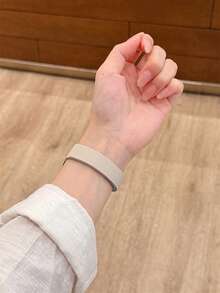 1条男女通用休闲硅胶磁性表带，适用于38/40/41/42/44/45/46/49mm Ultra/SE/11/10/9/8/7/6/5/4/3/2/1 - 彩色 - 查看 5