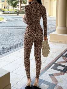 Bộ jumpsuit dài tay họa tiết da báo DOUCIU dáng ôm thoải mái - Màu Khaki - Xem 2
