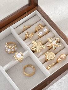 Conjunto de 12 anéis dourados vintage de luxo com motivos florais e oceânicos. Acessórios modernos para mulheres, perfeitos para o dia a dia, festas e eventos. Ótima opção de presente para ela em feriados, aniversários e outras ocasiões especiais. - Ouro amarelo - Ver 4