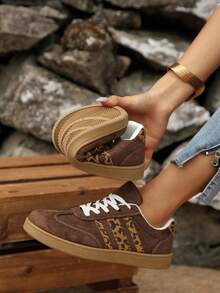 Giày thể thao nữ casual đa năng họa tiết da báo, giày thể thao đế cao su mềm mại, thoáng khí, nhẹ, phối nhiều mảnh ghép dành cho nữ. - màu nâu - Xem 2
