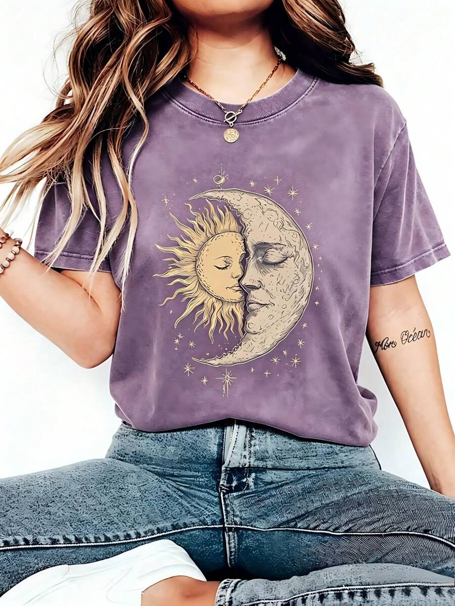 Women's Bohemian Style T-Shirt With Mysterious Moon And Sun Face Pattern Print, Vintage Hippie Style, Short Sleeve Casual Round Neck Top, Perfect Choice For Spring And Summer Women's Fashion 2025 - 紫色 - 查看 1