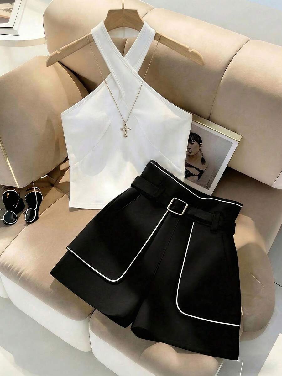 Bộ 2 món OULIS màu trắng gồm áo tank top ngắn cổ chéo phối viền tương phản và quần short cạp cao, trang phục thường ngày thanh lịch cho mùa hè, thích hợp cho công sở. - Nhiều màu - Xem 1