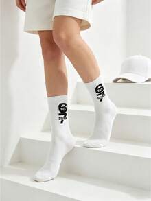 1 Pair Unisex White Number 67 Printed Fashionable Versatile Casual Mid-Calf Socks, Suitable For All Seasons - White - View 2