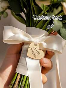 Etiqueta de regalo de madera con forma de corazón grabada a medida - Nombre/inicial/fecha personalizados en estilo vintage, etiqueta de recuerdo única para boda/despedida de soltera, adecuada para bolsas de regalo, ramos y decoraciones de fiesta - Multicolor - Ver 7