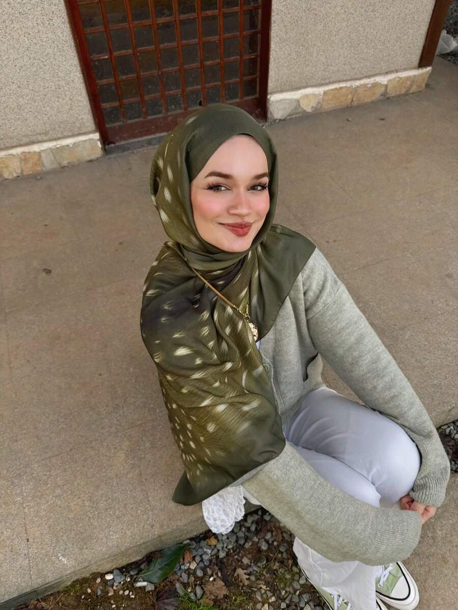 1条女士围巾,波西米亚水彩鹿豹印花头巾,适合日常搭配长袍、配饰、沙滩巾 - 綠色 - 查看 1