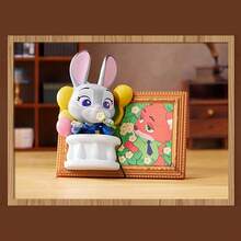 Miniso Caja ciega de juguete magnético de la Colección de Arte Famoso de Disney, marcos de arte de personajes de dibujos animados adorables, artesanía vintage exquisita, decoración versátil para el refrigerador y el escritorio, regalo encantador perfecto (1 pieza entregada al azar) - Multicolor - Ver 4