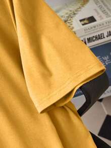 Bestselling Item: Chillumni Men's Casual T-Shirt With Cartoon Rabbit Print, 2000s Style, Best Gift. - 黃色 - 查看 3