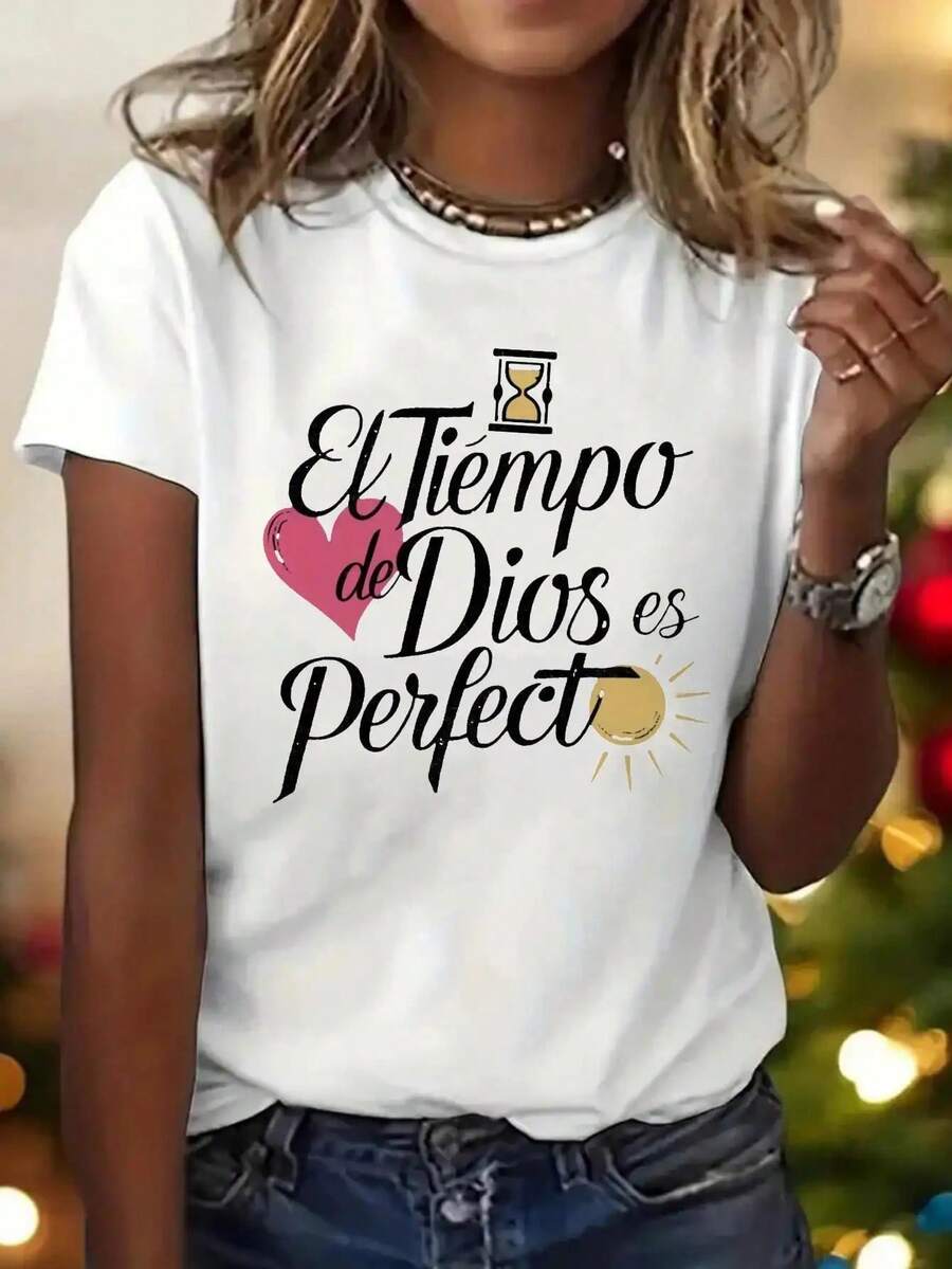Women's T-Shirt With Spanish Christian Motif - It's Time For God's Perfect Will. Spanish Scripture & Bible Verse Design (Isaiah 60:1) - Breathable Crew Neck Casual Top For Summer, Church Events, Leisure Wear - Comfortable Spanish Religious Clothing With Skillful Cartoon Print, Machine Washable, Relaxed Fit For All Seasons. - White - View 1