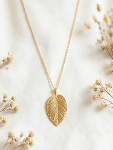 1pc Fashionable & Elegant Leaf Pendant Necklace, Suitable For Women's Daily And Casual Wear - Yellow Gold - View 2