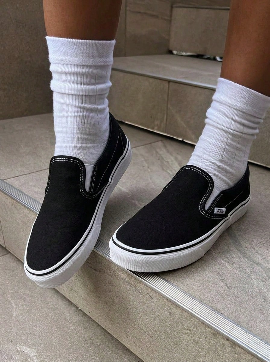 Slip-On Unisex Sneakers Breathable Sweat Absorption Easy To Wash Lightweight Versatile Daily Black/White VN000EYEBLK - black - View 1