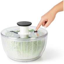 Good Grips Salad Spinner – 6.22 Quart Lettuce & Vegetable Washer With Strainer, Fruit & Salad Cleaner Bowl - 白色 - 查看 12