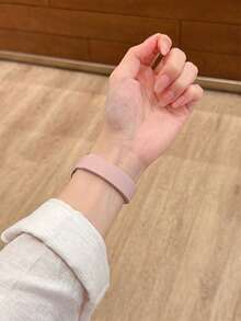 1条男女通用休闲硅胶磁性表带，适用于38/40/41/42/44/45/46/49mm Ultra/SE/11/10/9/8/7/6/5/4/3/2/1 - 彩色 - 查看 5
