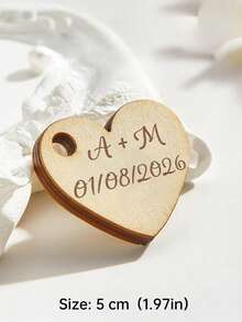 Etiqueta de regalo de madera con forma de corazón grabada a medida - Nombre/inicial/fecha personalizados en estilo vintage, etiqueta de recuerdo única para boda/despedida de soltera, adecuada para bolsas de regalo, ramos y decoraciones de fiesta - Multicolor - Ver 10