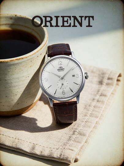 Orient Đồng hồ cơ tự động nam, mặt số bạc hiển thị giây nhỏ, chữ số Ả Rập màu trắng, dây da màu nâu, hiển thị ngày, tự động lên dây, đồng hồ đeo tay thời trang cổ điển, quà tặng Ngày của Cha, quà du lịch, quà sinh nhật cho bố, chồng, bạn bè, phụ kiện hàng ngày.