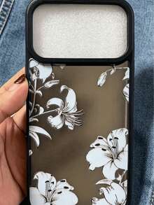 Ốp điện thoại bằng acrylic mềm mại, viền đen, họa tiết hoa ly nghệ thuật, tương thích với các dòng điện thoại Apple bao gồm 12 Mini/13 Mini/14/15 Plus/16/16 Pro/16 Pro Max/17 Pro Max. - Đen và trắng - Xem 5