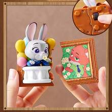 Miniso Caja ciega de juguete magnético de la Colección de Arte Famoso de Disney, marcos de arte de personajes de dibujos animados adorables, artesanía vintage exquisita, decoración versátil para el refrigerador y el escritorio, regalo encantador perfecto (1 pieza entregada al azar) - Multicolor - Ver 3
