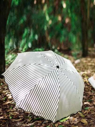 Ô dù sọc hiện đại chống nước, cán sắt, chi tiết ren - Đa năng, không cần dùng điện, dễ vệ sinh, thích hợp sử dụng khi trời mưa.