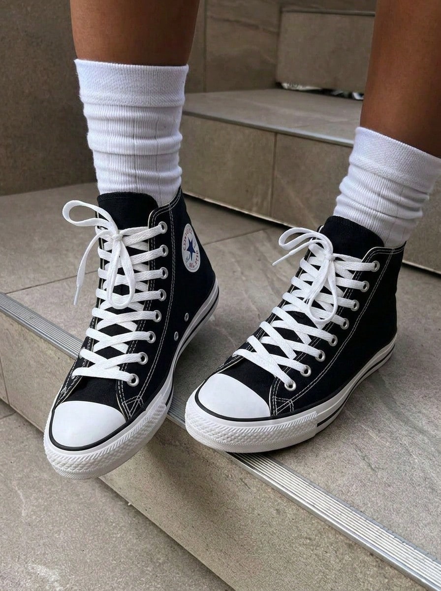 Chuck Taylor All Star Hi 运动鞋休闲鞋高帮系带踝部支撑帆布透气耐用经典款式日常街头健身旅行男女通用黑色 M9160 - 黑色 - 查看 1
