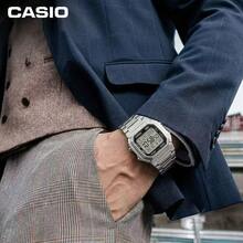 Casio ساعة كاسيو W-800HD-1AVPF المربعة المعدنية الفضية الكاملة، بطارية 10 سنوات، مقاومة للماء 100 متر، ساعة رقمية متعددة الوظائف - مقاس واحد - مشاهدة 7